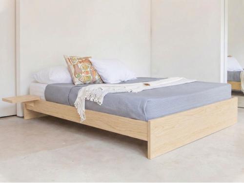 Enkel Bed (No Headboard) Maple