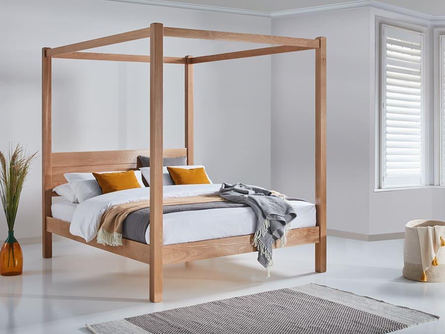 Four Poster Bed - Classic