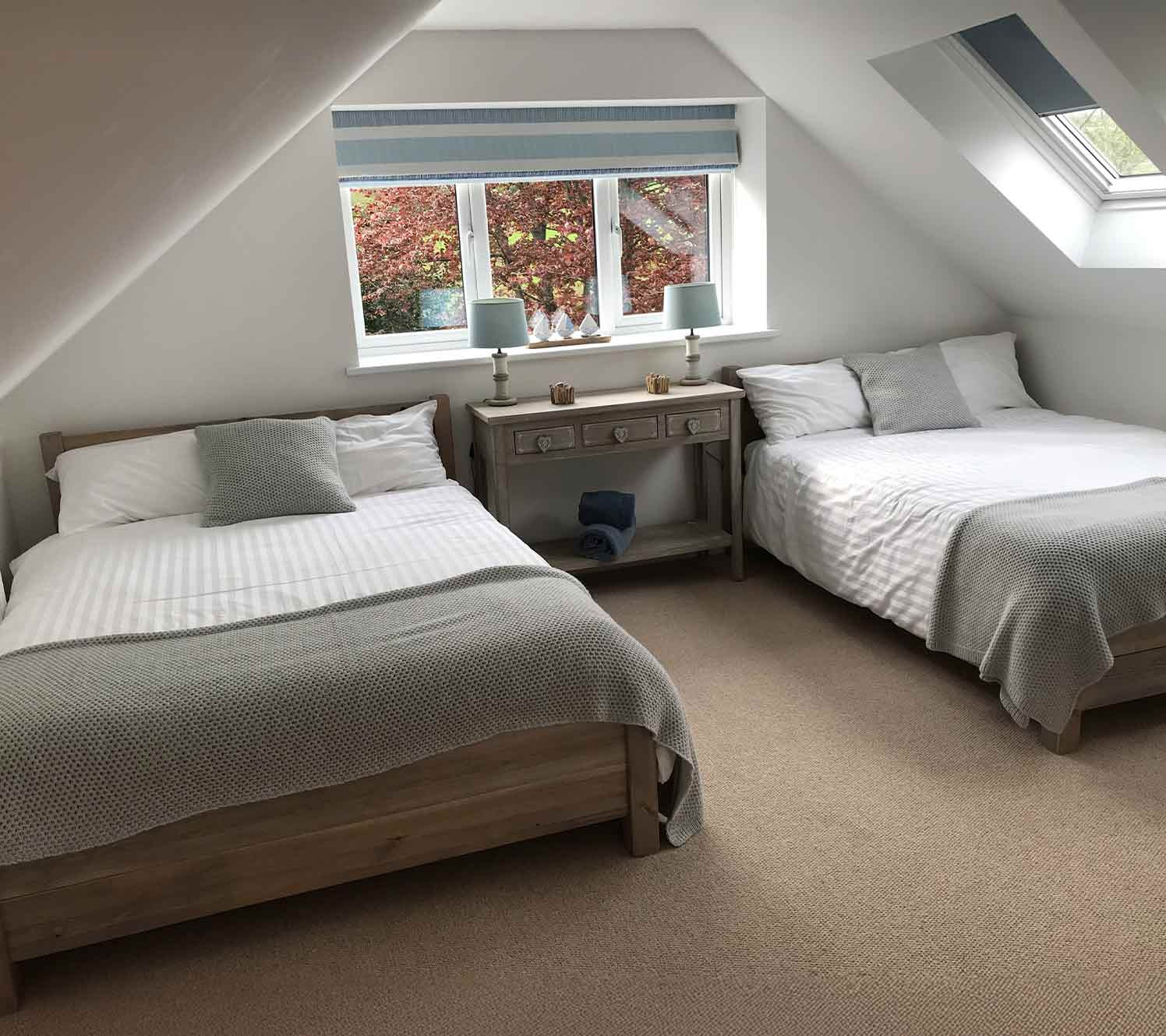 Grey bedroom ideas - light tones