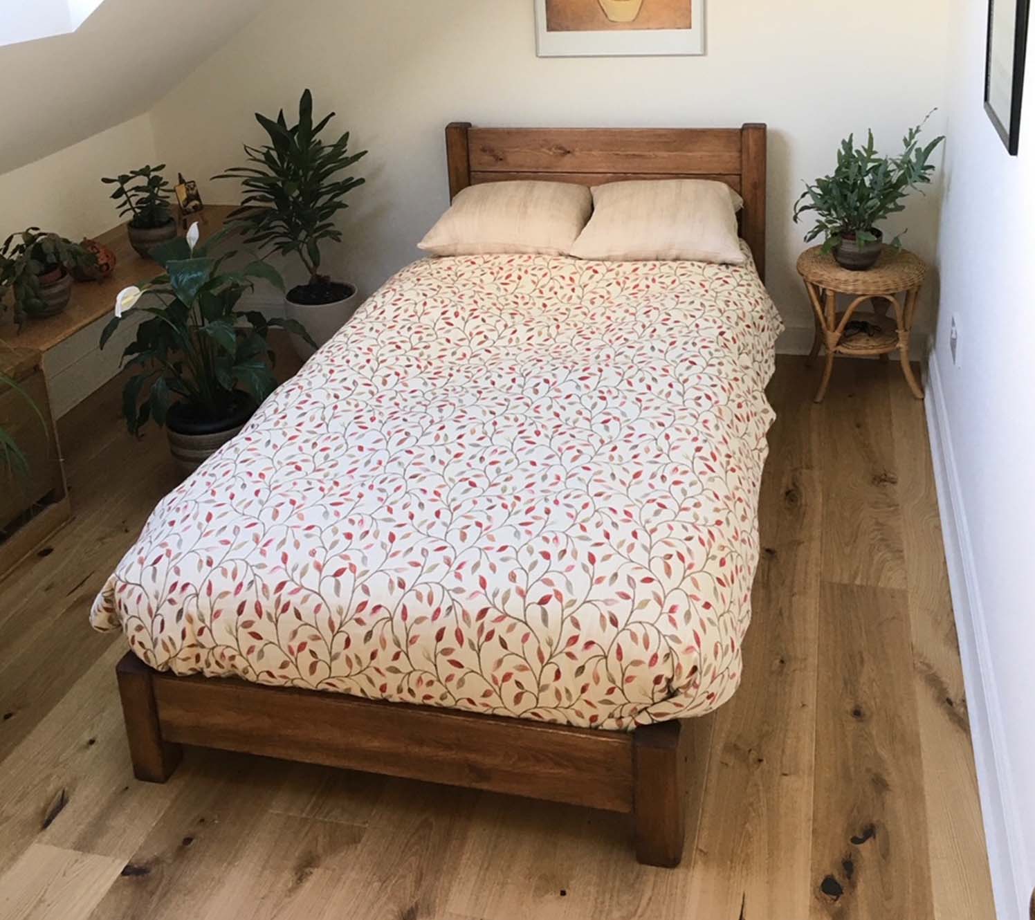 small bedroom bed design Natural structure without visual weight